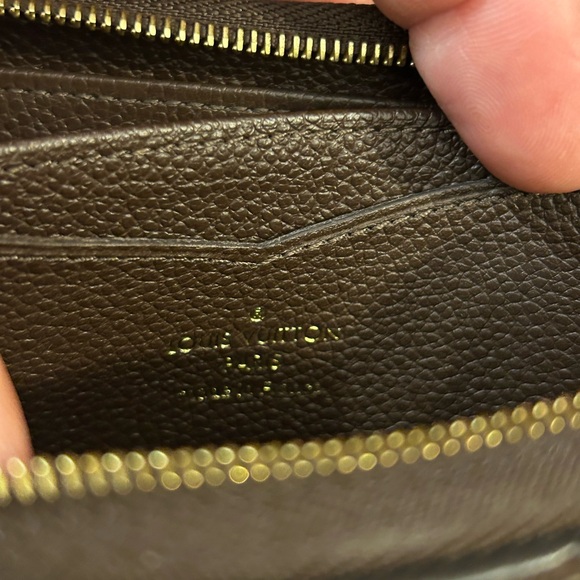 Louis Vuitton Zippy Coin Purse - Picture 12 of 14